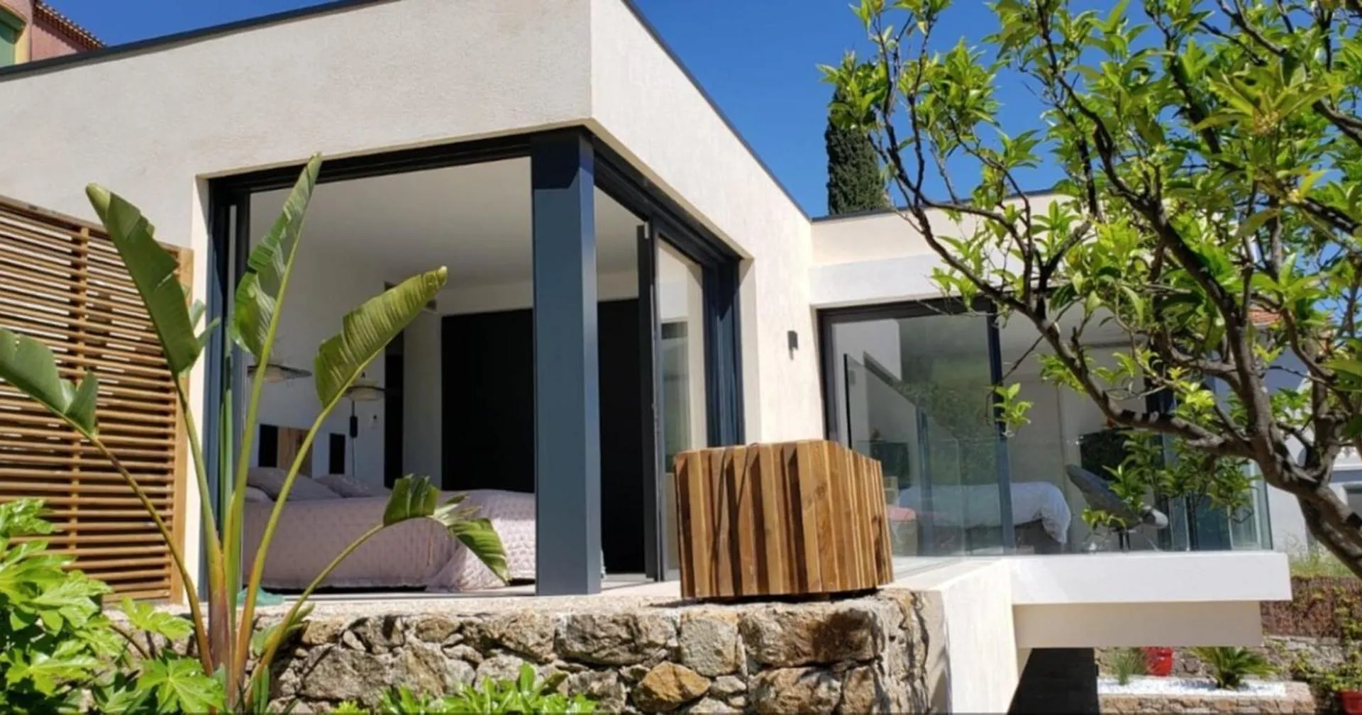 Golfe-Juancannes Modern 3-Bedroom Villa With Swimming Pool And Sea View Vallauris