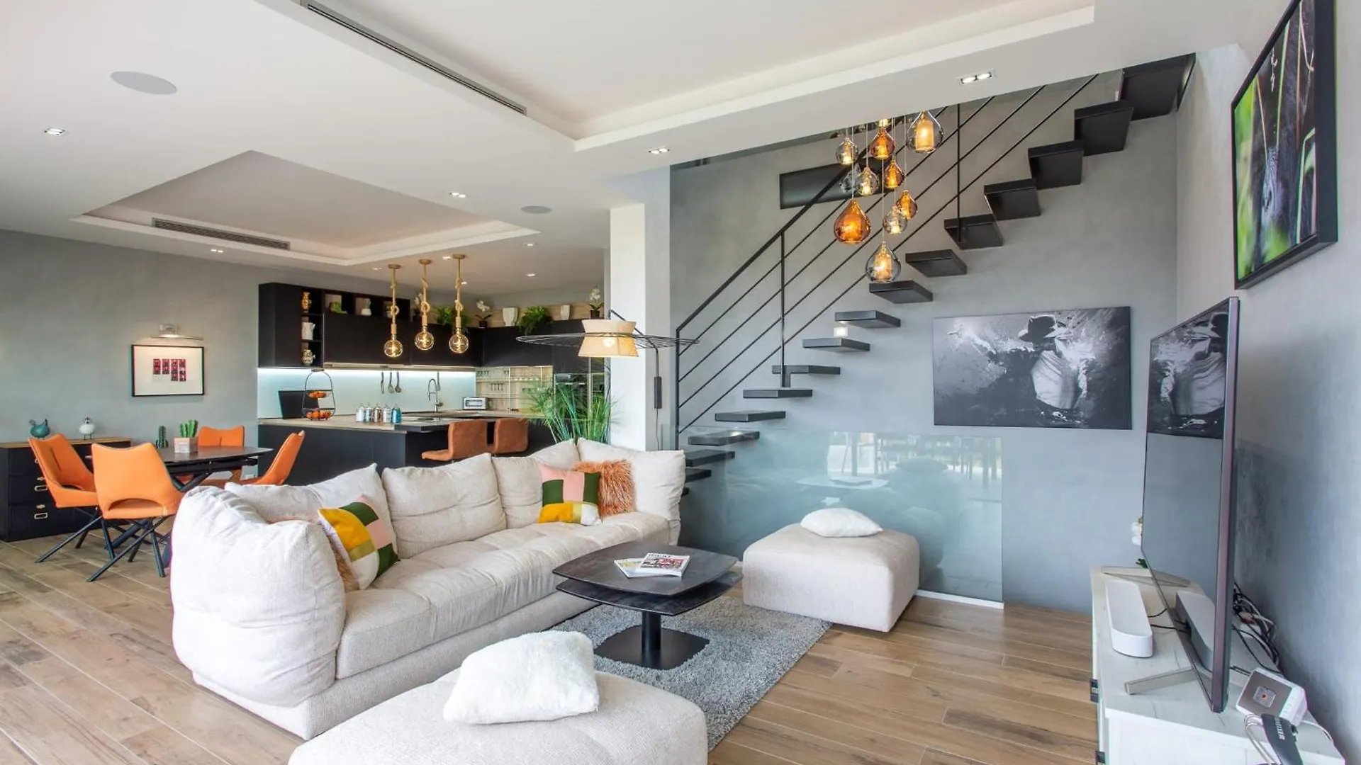 Golfe-Juancannes Modern 3-Bedroom Villa With Swimming Pool And Sea View Vallauris